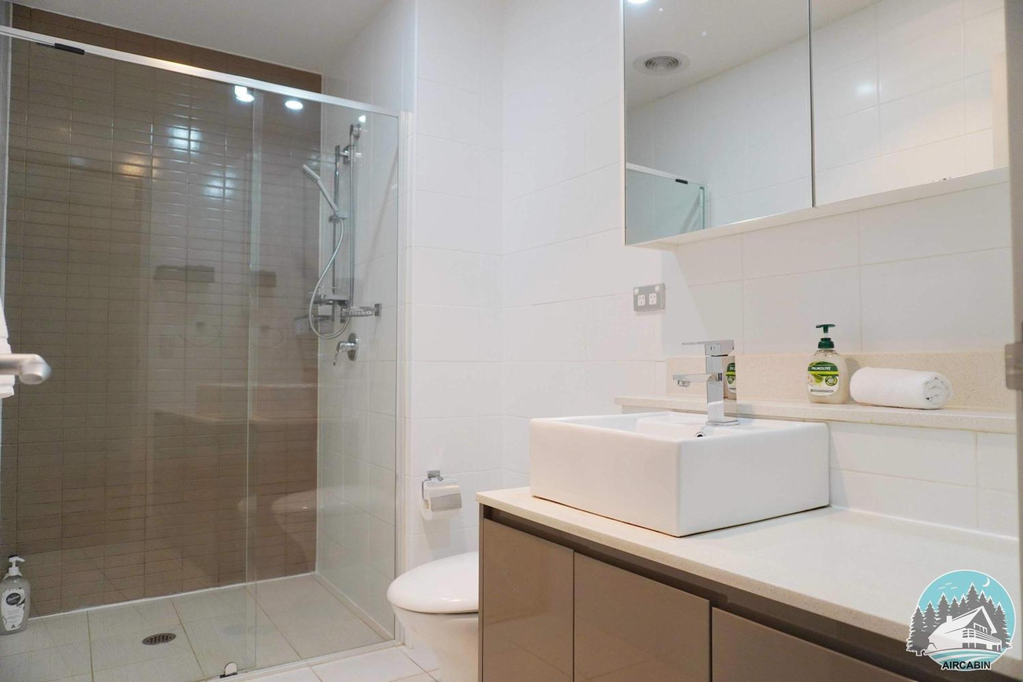 Apartment Waterfront Views Modern 3-bed Apt In Rhodes Sydney