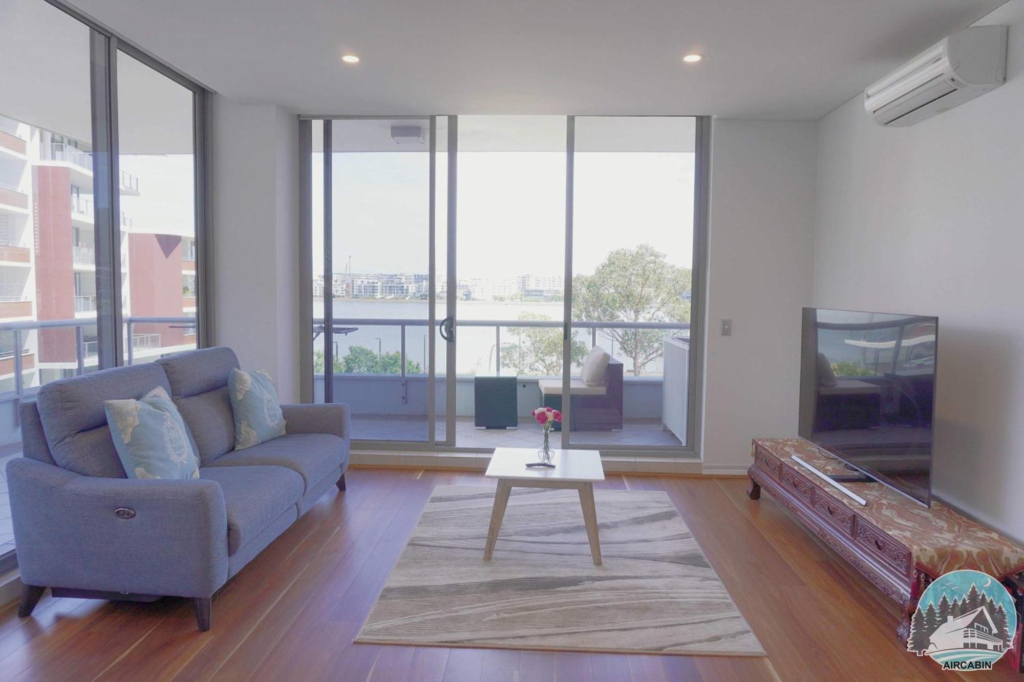 Waterfront Views Modern 3-bed Apt In Rhodes Apartment