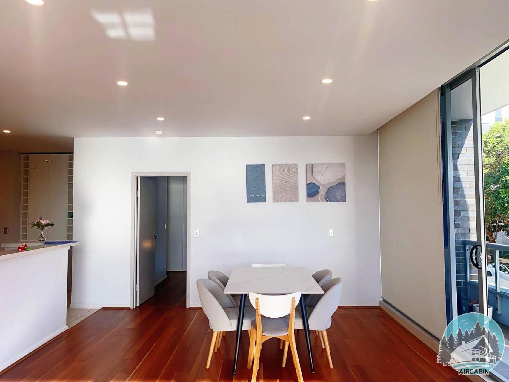 Apartment Waterfront Views Modern 3-bed Apt In Rhodes Sydney