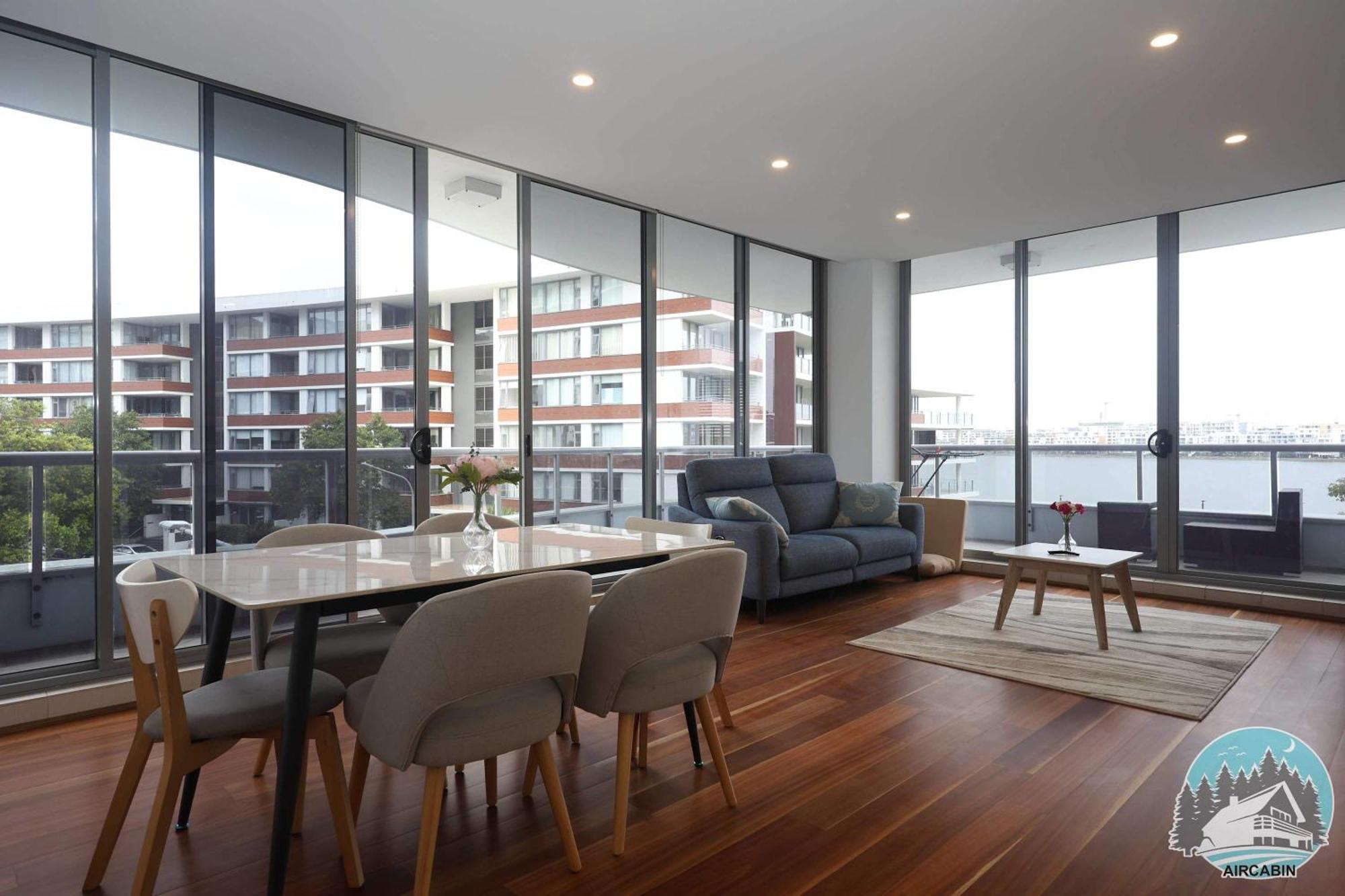 Waterfront Views Modern 3-bed Apt In Rhodes * Sydney